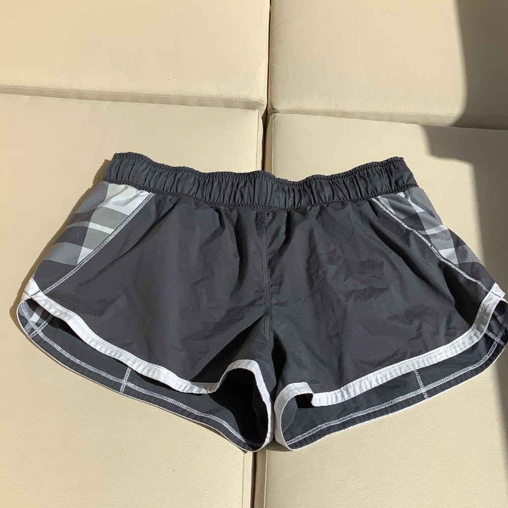 Lululemon Athletica Gray Plaid Women's Athletic Shorts